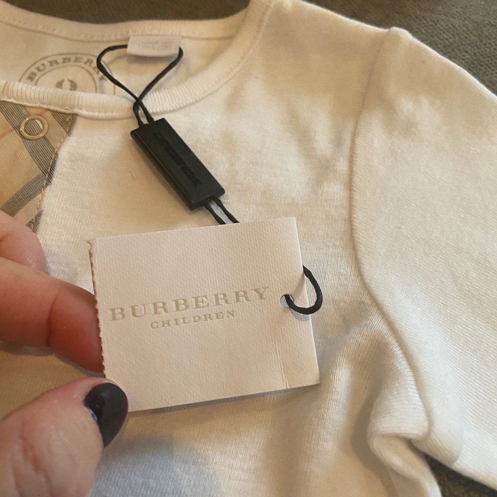 Burberry baby onesie - Picture 2 of 4